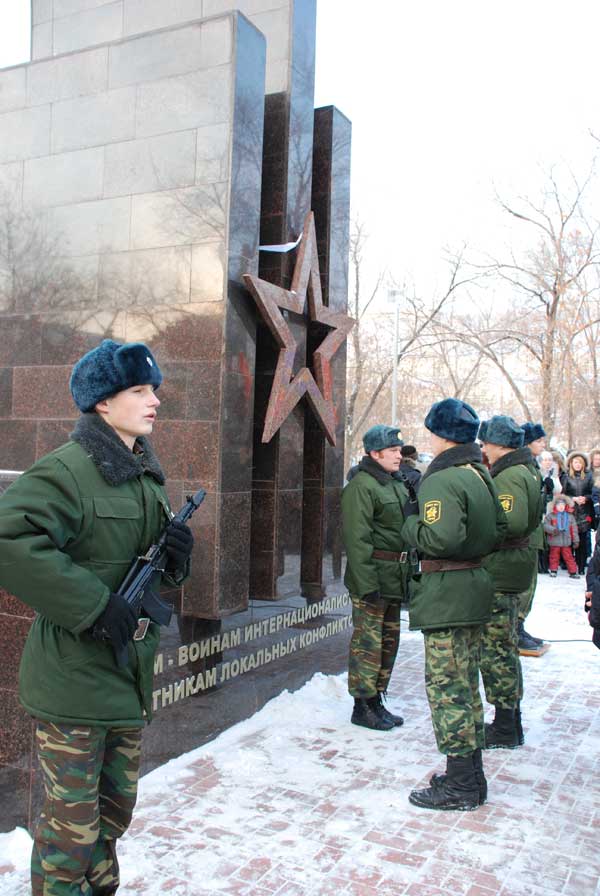 В честь солдат недавних войн
