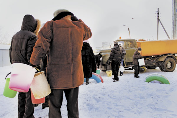 Водопроводные войны. В северном микрорайоне лопнули сразу две трубы