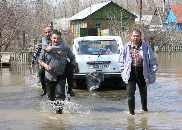 Весна обещает большую воду, но специалисты уверены, что лодки орчанам не понадобятся