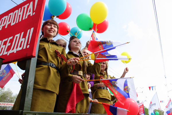 Праздник радости и скорби отметили все горожане