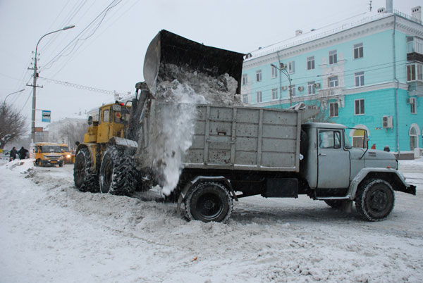 Город завалило снегом. Окраинные поселки оказались отрезанными от центра