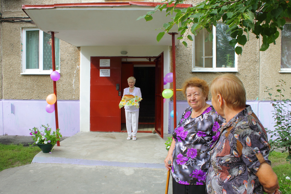 Путешествие по сказкам 
и странам мира... 
в собственном подъезде