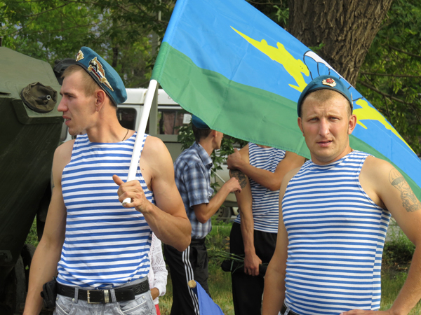 Десантники всех поколений
отметили День ВДВ