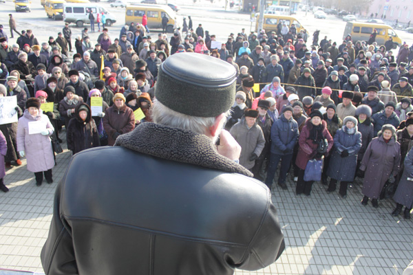 Митинг потребовал отставки главы города