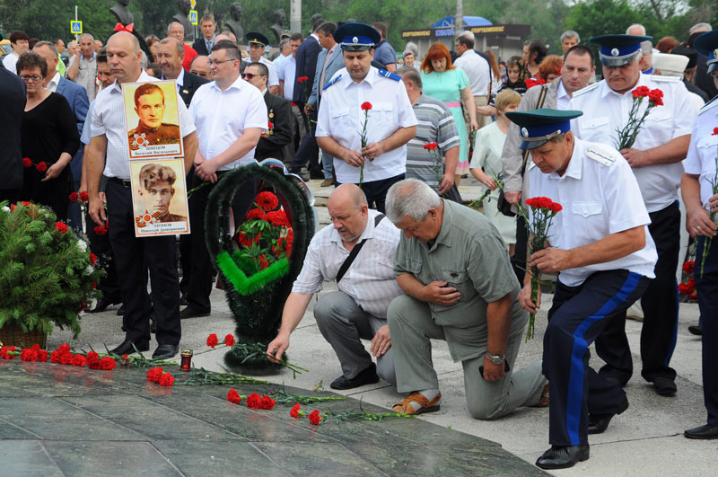 В центре города зажгли «Свечу памяти»