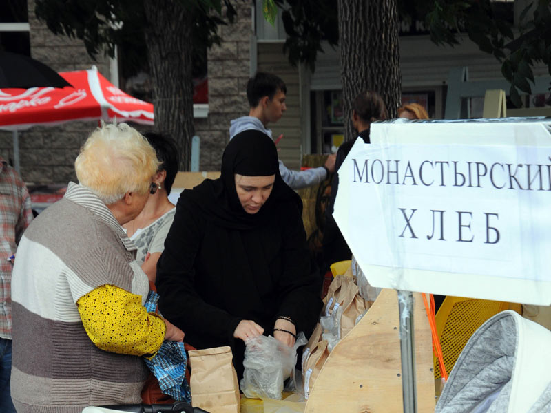 Православный праздник в центре города. Орск впервые масштабно отметил Крещение Руси
