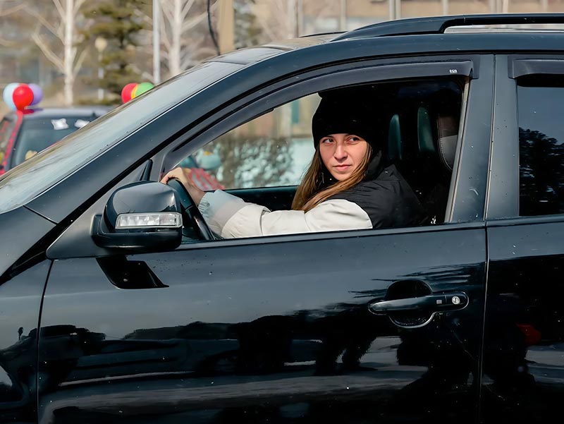 В черном цвете. Какие автомобили и почему выбирает Алена Жумагужинова
