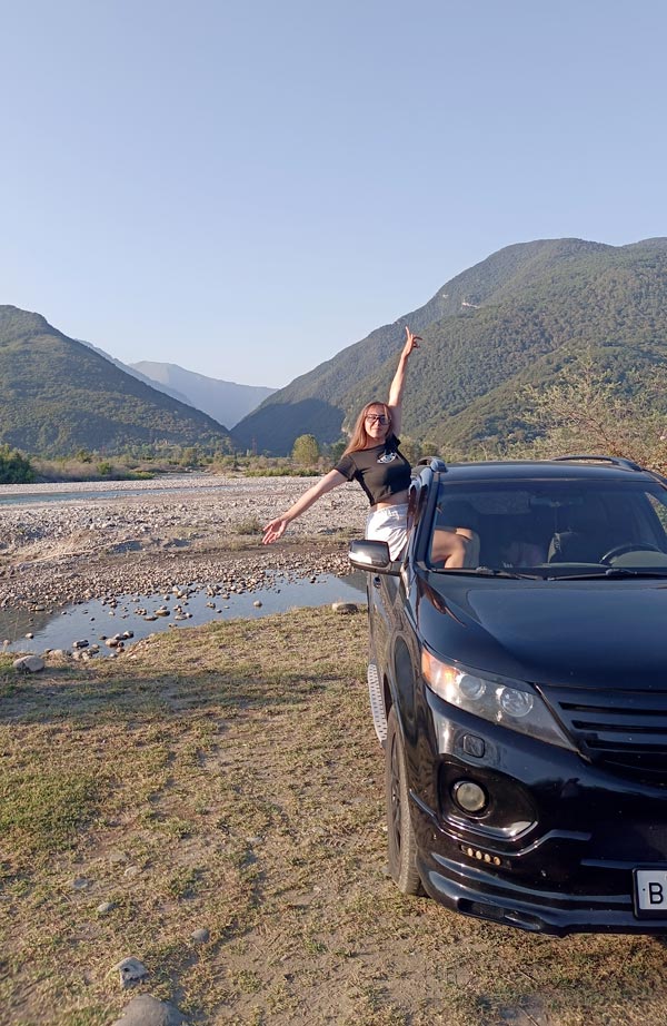 В черном цвете. Какие автомобили и почему выбирает Алена Жумагужинова