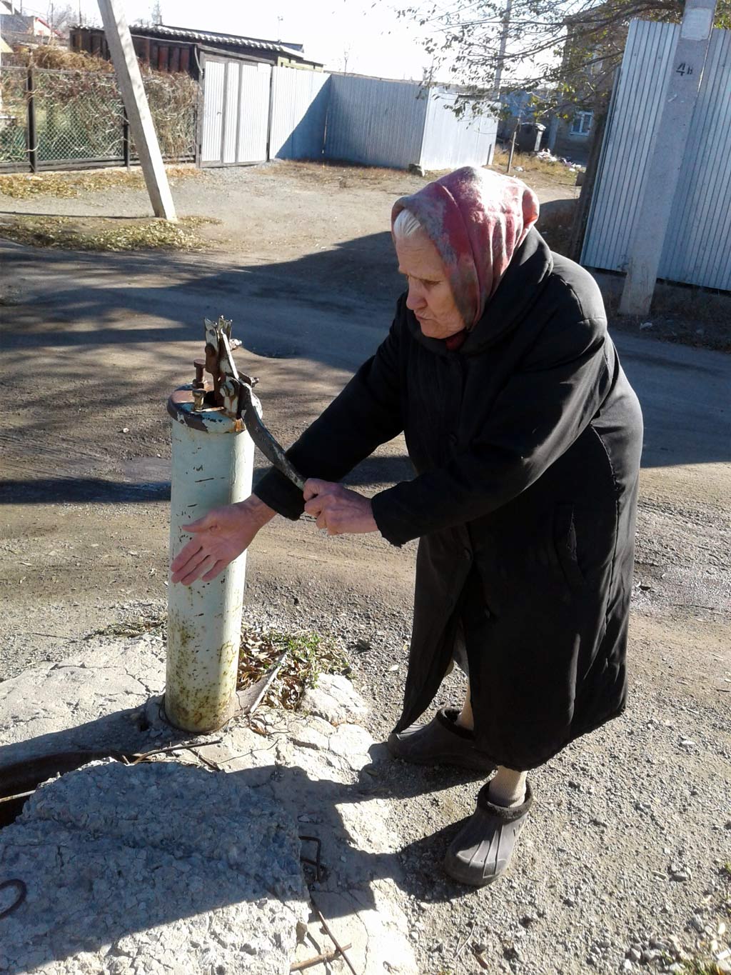 Перекрыли источник жизни. Из поселка Москва исчезли водонапорные колонки