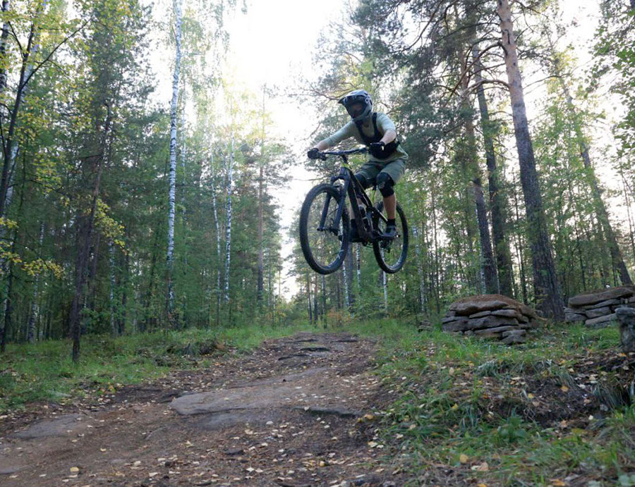 У маунтинбайкера дела идут в гору