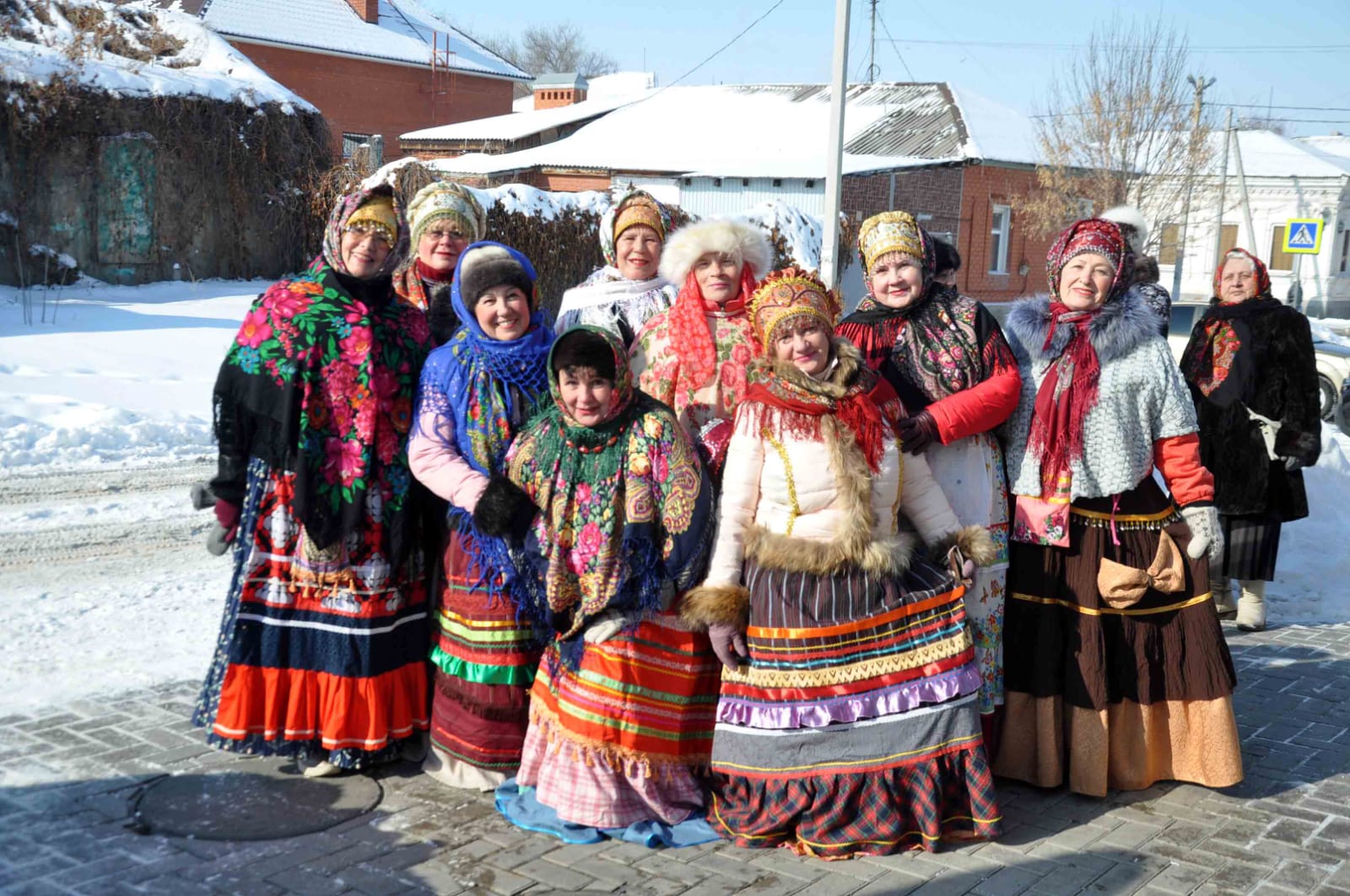 Заплела косу - получай блины! Орчане проводили зиму с хороводами, частушками и угощениями