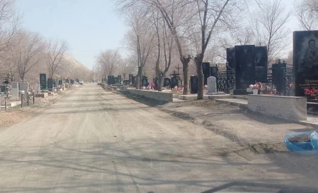 К Радонице готовы: в городе приводят в порядок кладбища