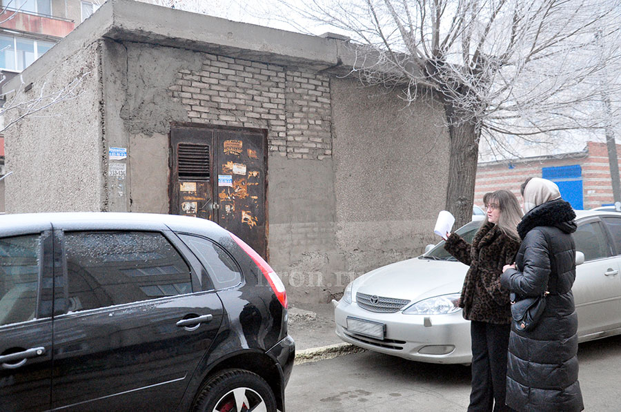 В кранах пересохло. Жильцы многоэтажки умываются слезами, а не водой