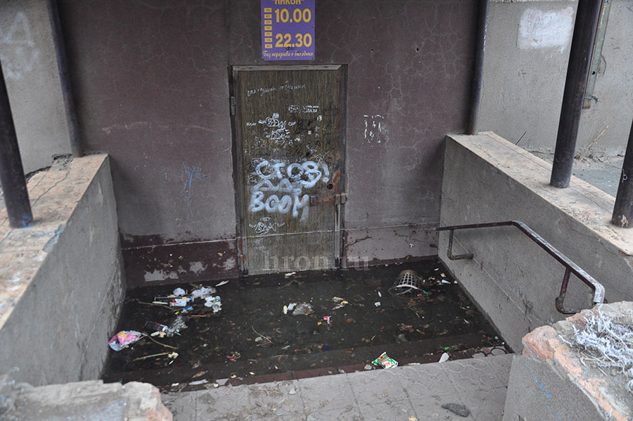 В кранах пересохло. Жильцы многоэтажки умываются слезами, а не водой