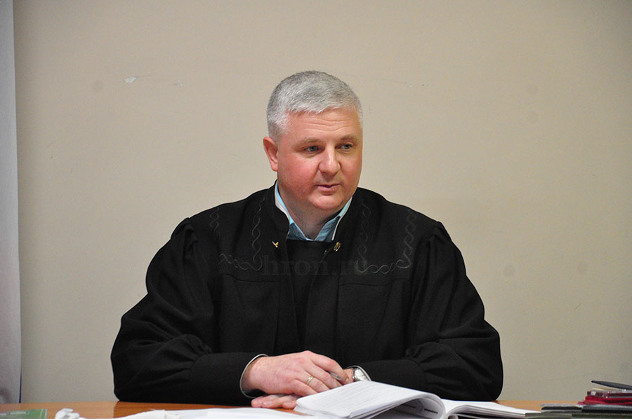 Стрелял и вымогал