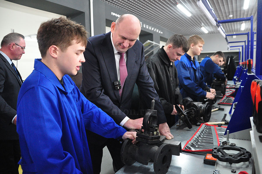 Путь губернатора. Глава региона оценил преображение учреждений образования