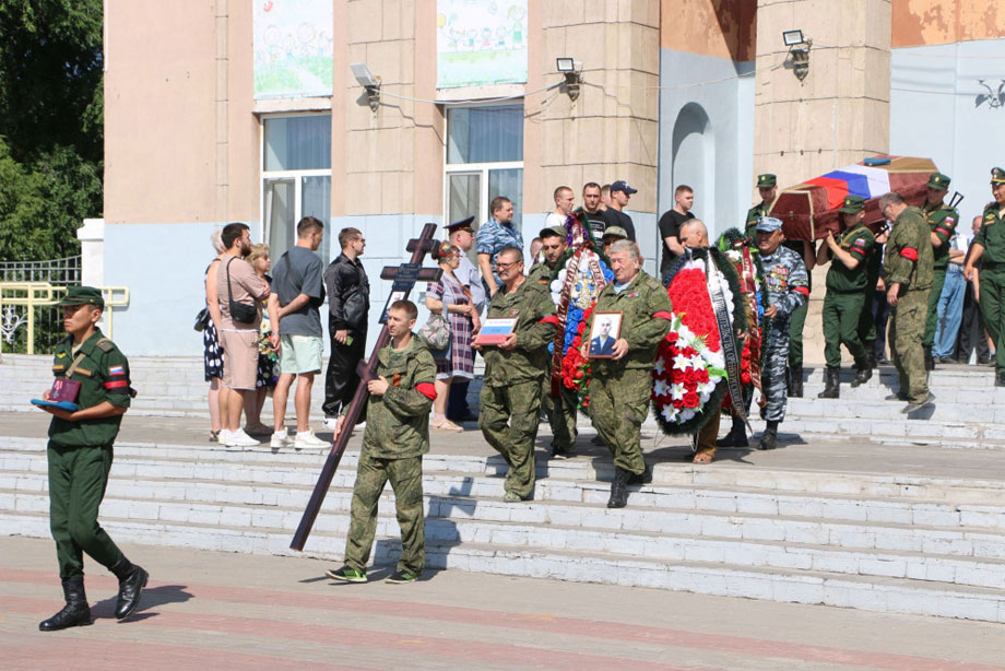 Погиб ради спасения мирных жителей