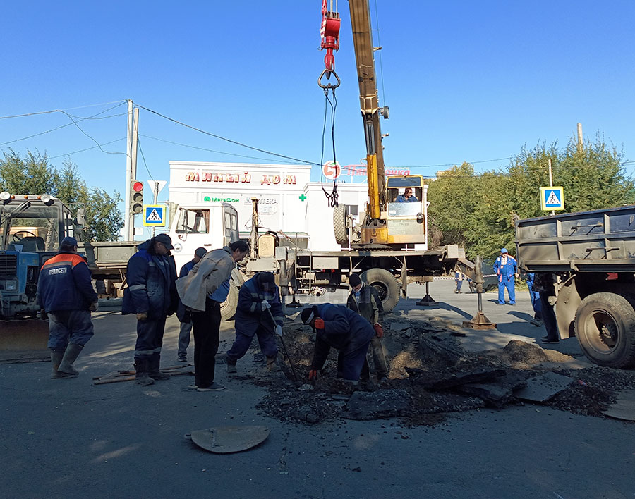 Тепловики и дорожники встретились в Старом городе