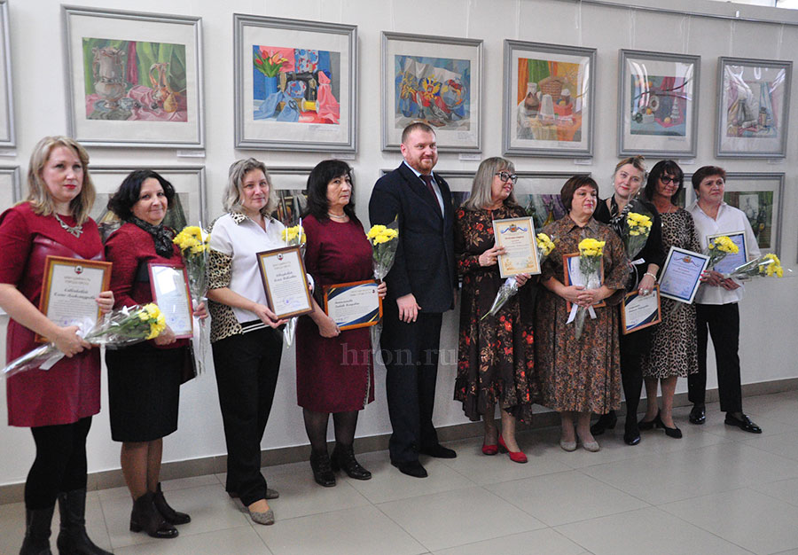 На вернисаже как-то раз…