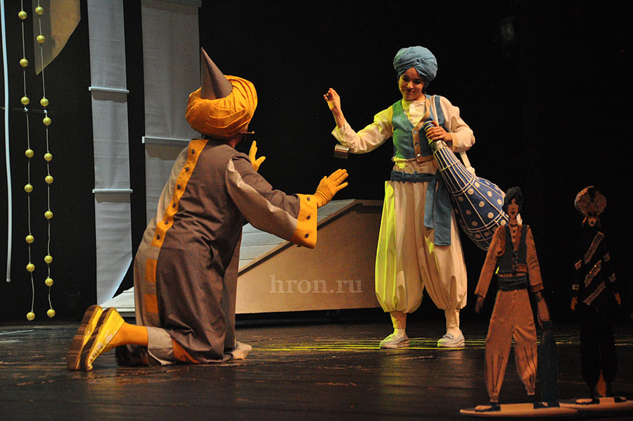 Крах жадного Раджи. В драматическом театре юный зритель увидит новый спектакль