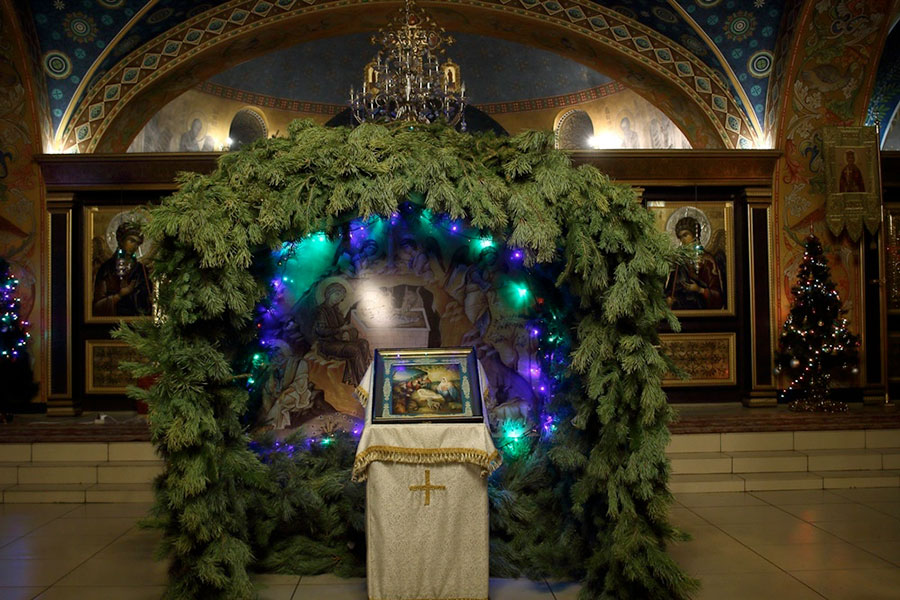 Куда смотрит Богородица? Владыка Ириней о смысле Рождества и тонкостях службы