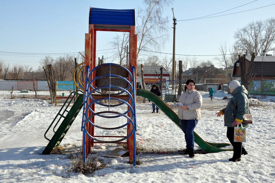 «Ребятам с нашего двора негде играть!» Жители Степного ждут благоустройства детской площадки