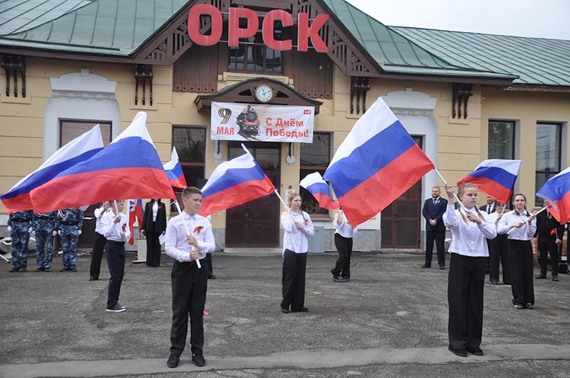 С прибытием! Легендарный паровоз серии «Л» снова встречали в городе