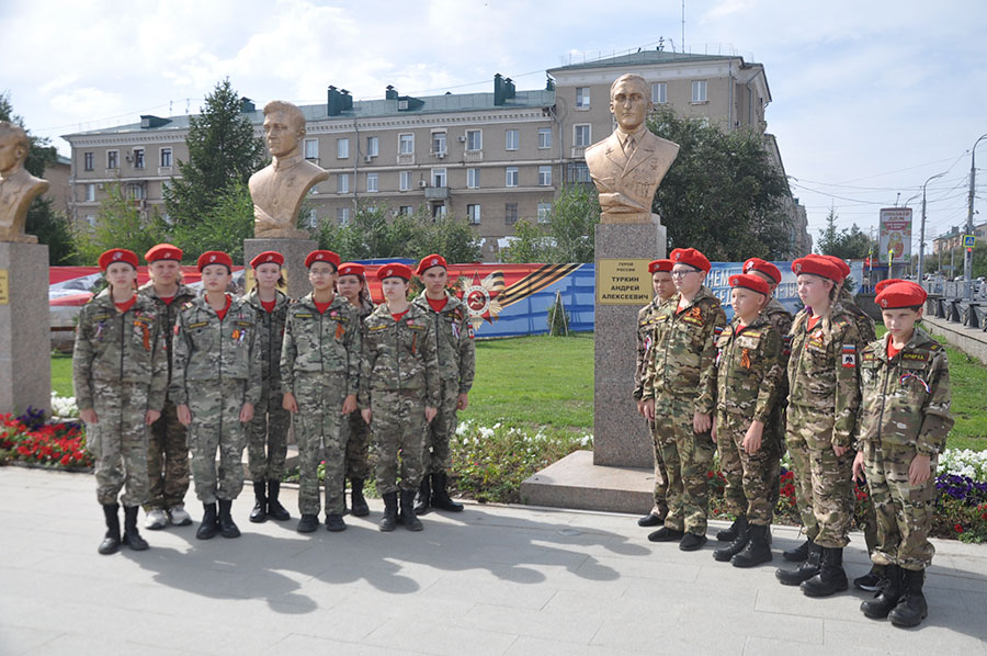 Цветы для героя