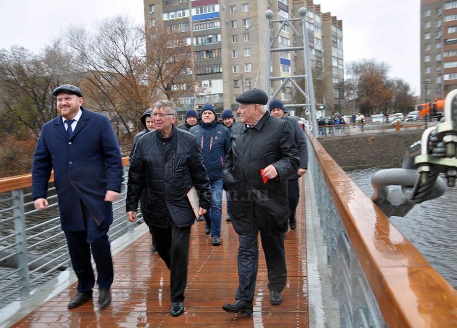 Берег левый, берег правый...