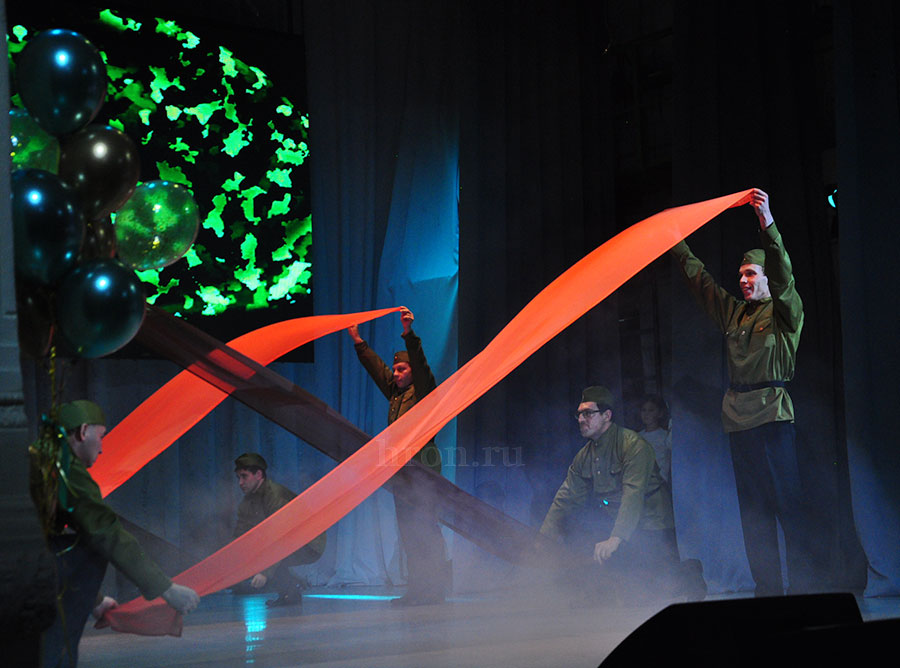 Не танцем единым. Участники фестиваля показали зрителям особенные номера