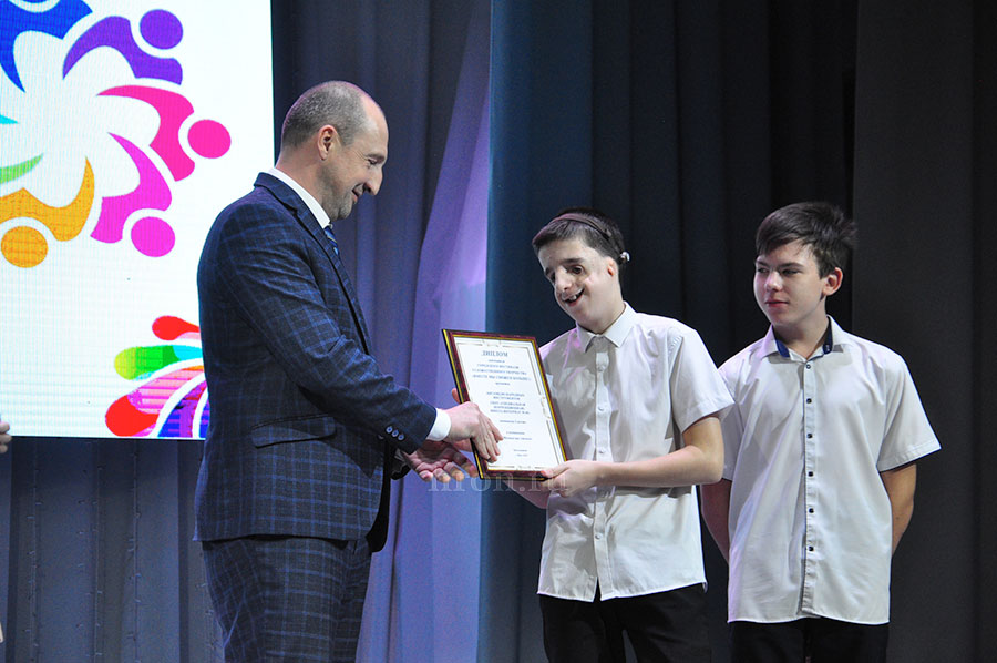 Не танцем единым. Участники фестиваля показали зрителям особенные номера