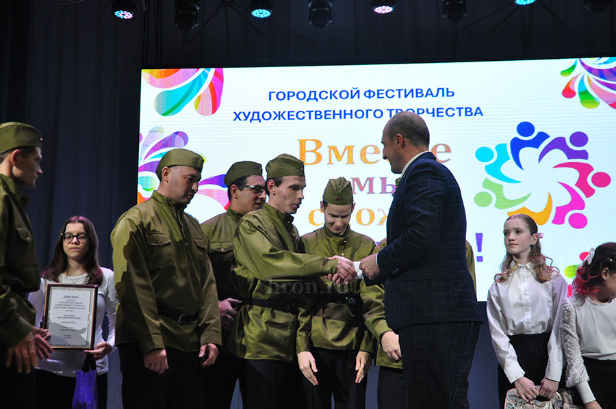 Не танцем единым. Участники фестиваля показали зрителям особенные номера