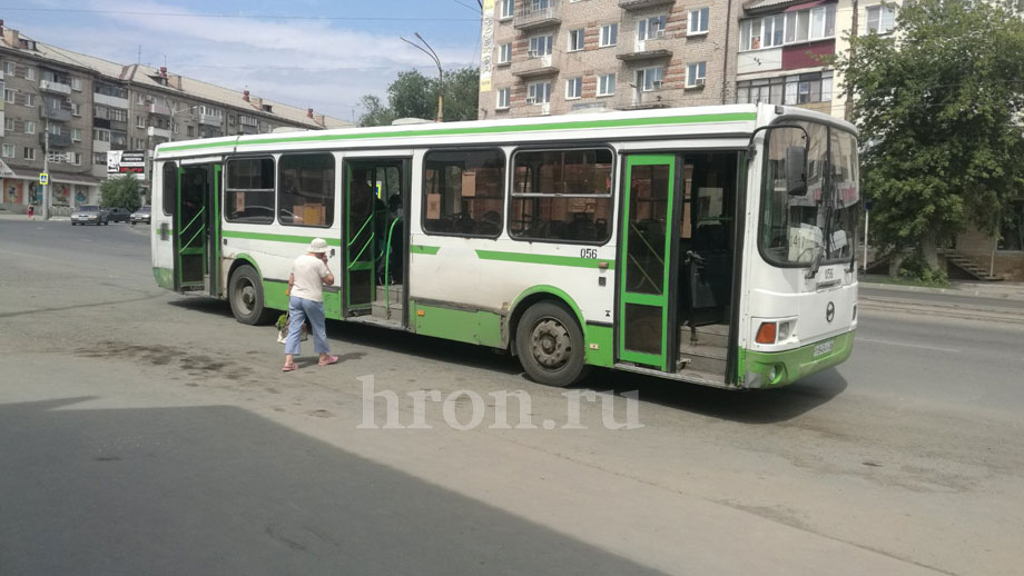 Какие автобусы останавливаются на остановке поликлиника