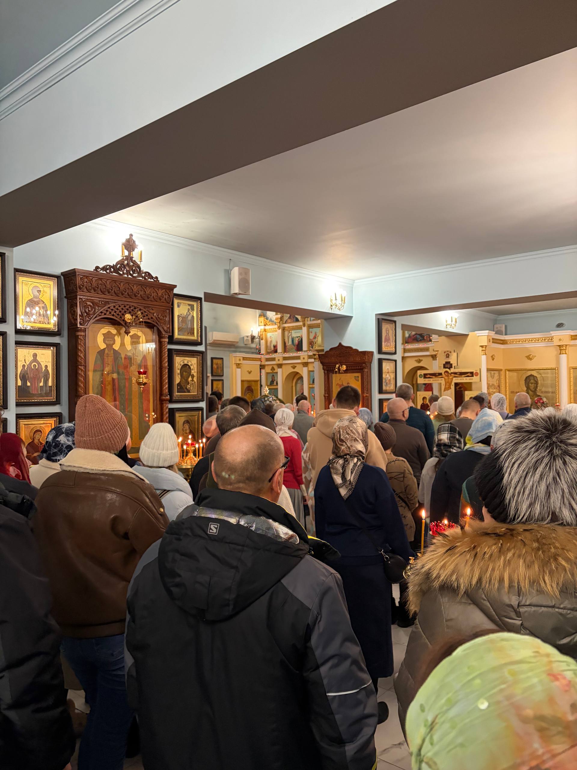 Под праздничные песнопения: как Орск встретил Рождество