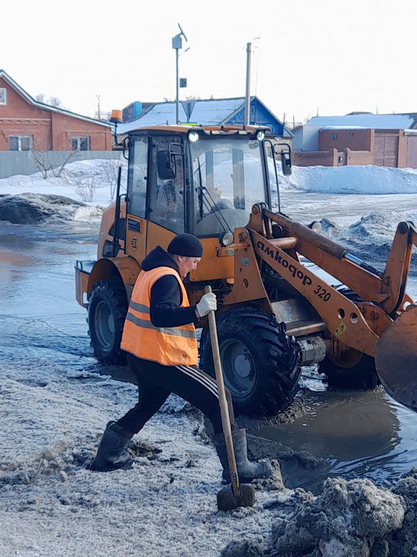 Дали старт отводу талых вод