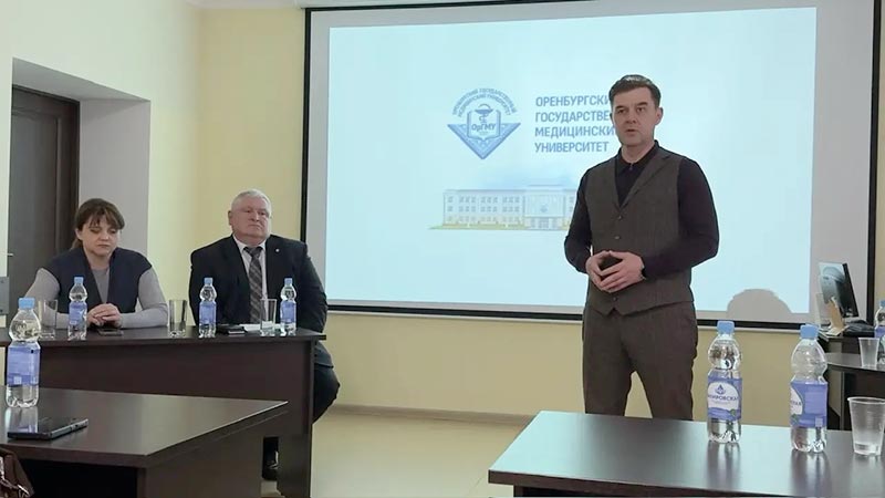 Тяните билет в медицину! Школьникам предложили стать врачами