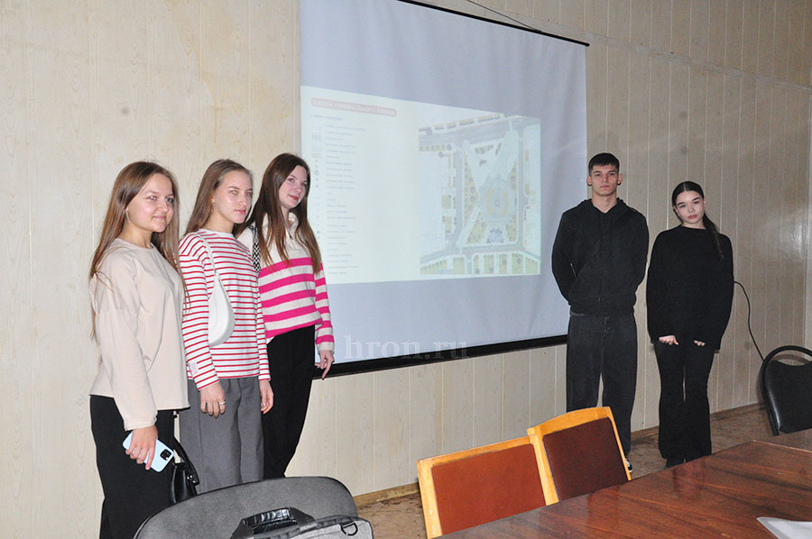 Про фастфуд помнят, про историю нет. На площади Кирилова разместят качели и торговые точки