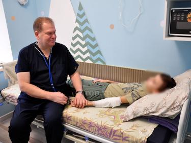 Прогрессивный хирург и дипломатичный педиатр