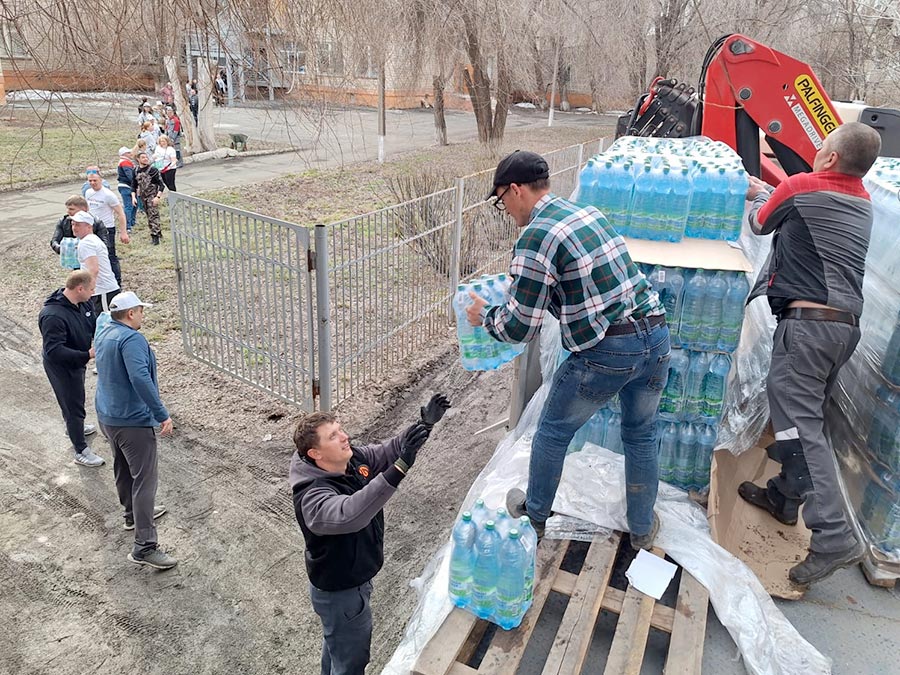 «Уральская Сталь» направила свои ресурсы на борьбу с паводком и помощь пострадавшим