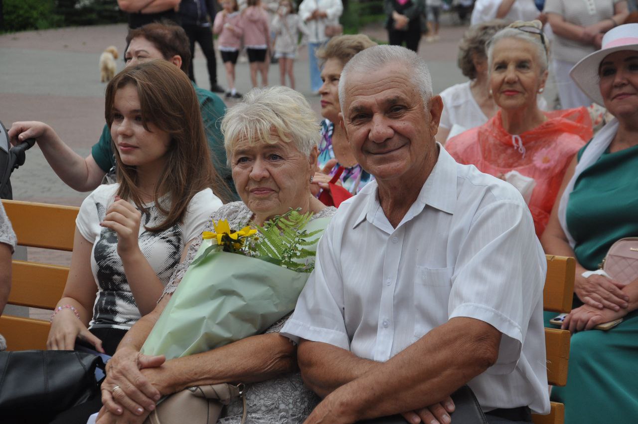 Парад семей в парке строителей