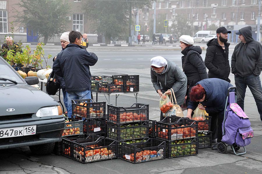 Овощи, мед и мясо были нарасхват 