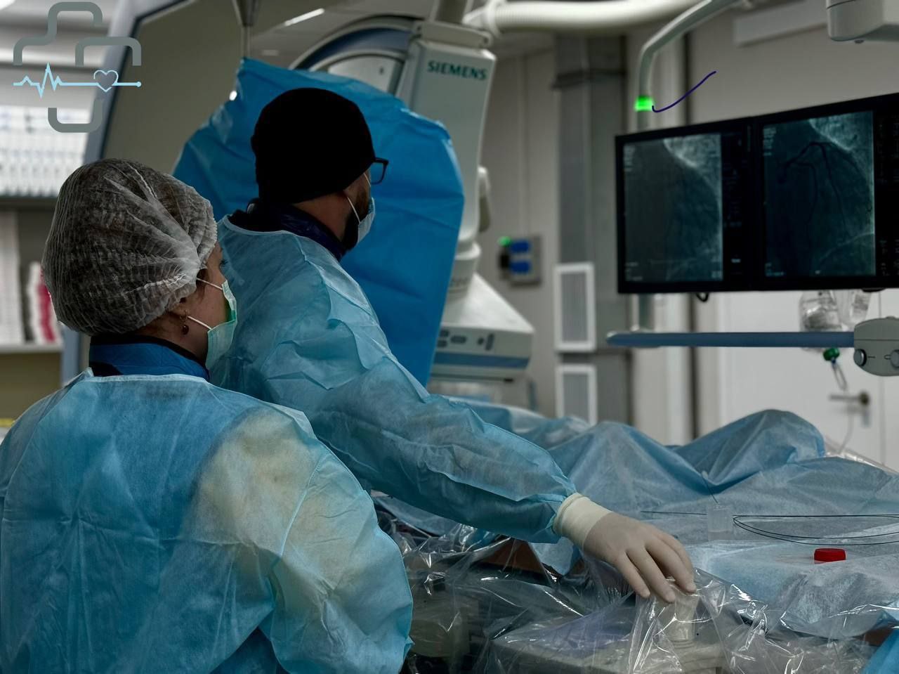 Врачи впервые провели уникальную операцию по спасению от тромбоэмболии