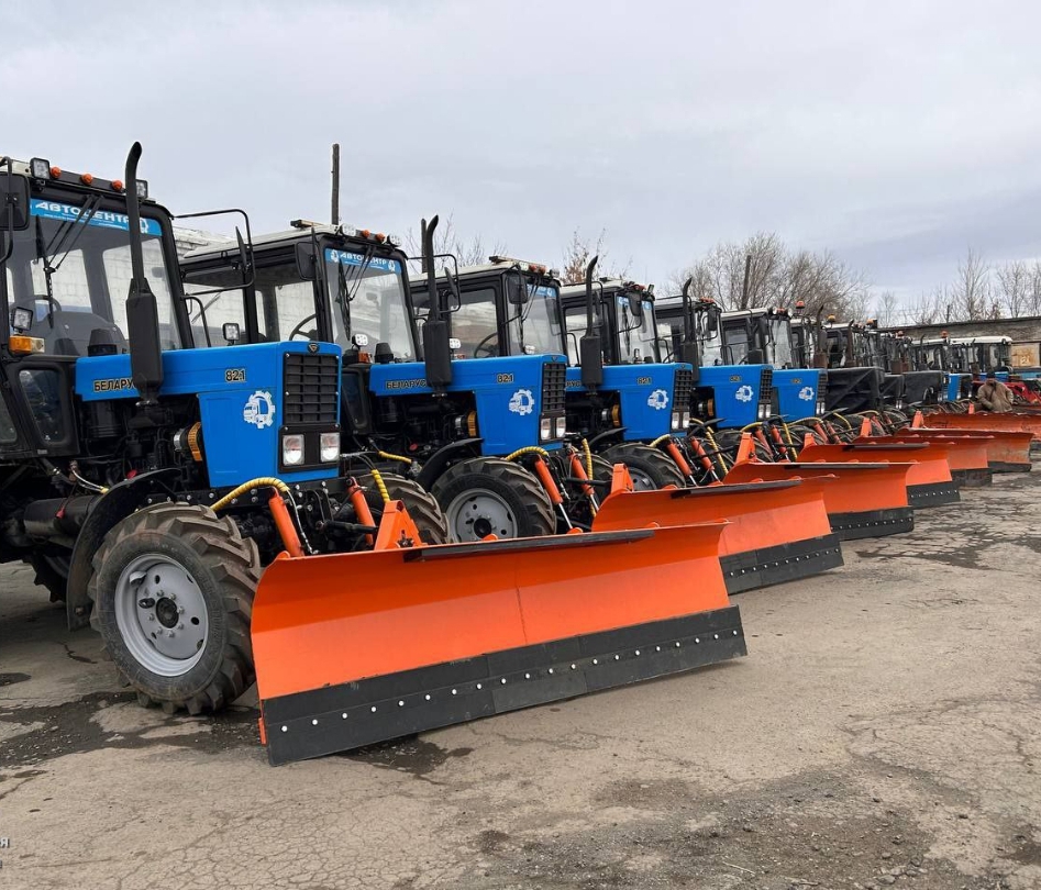 Коммунальщики показали свою технику