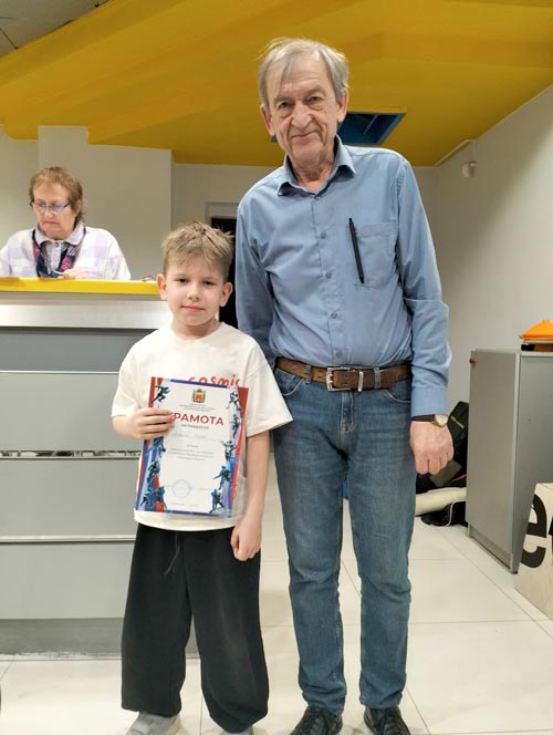 А не пойти бы конем?