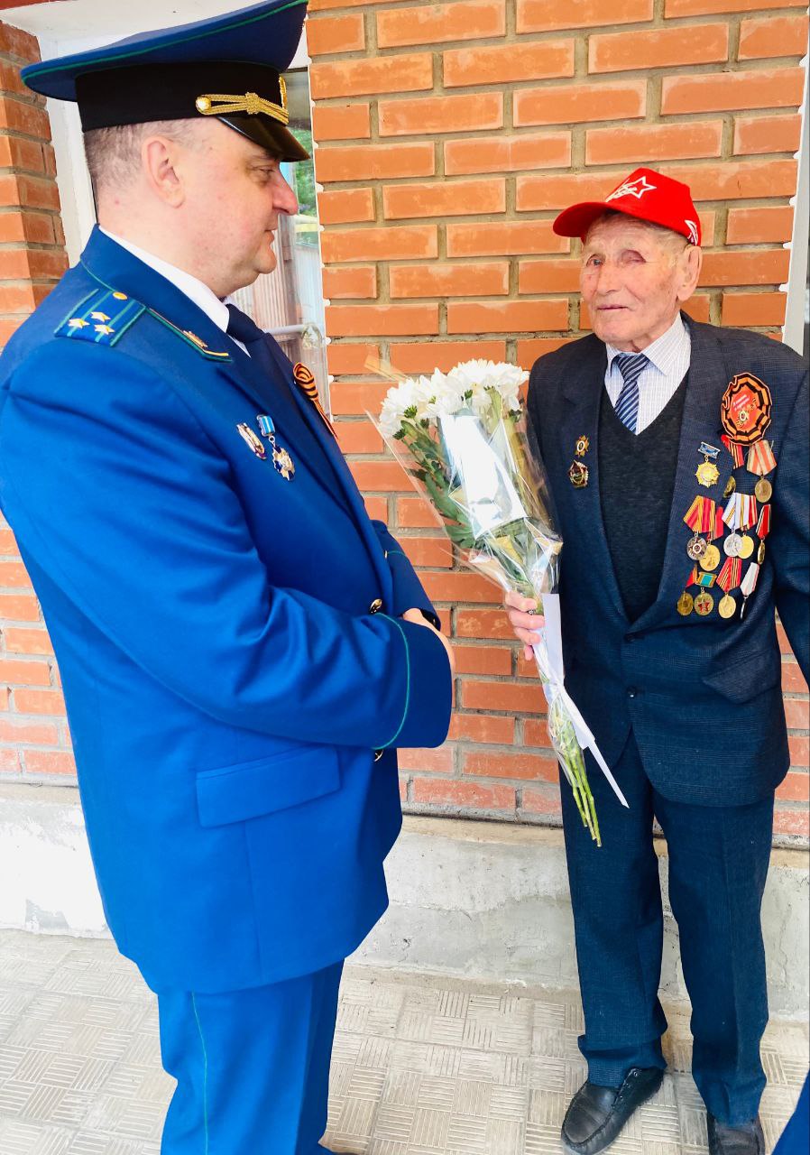 Ветераны приняли поздравления