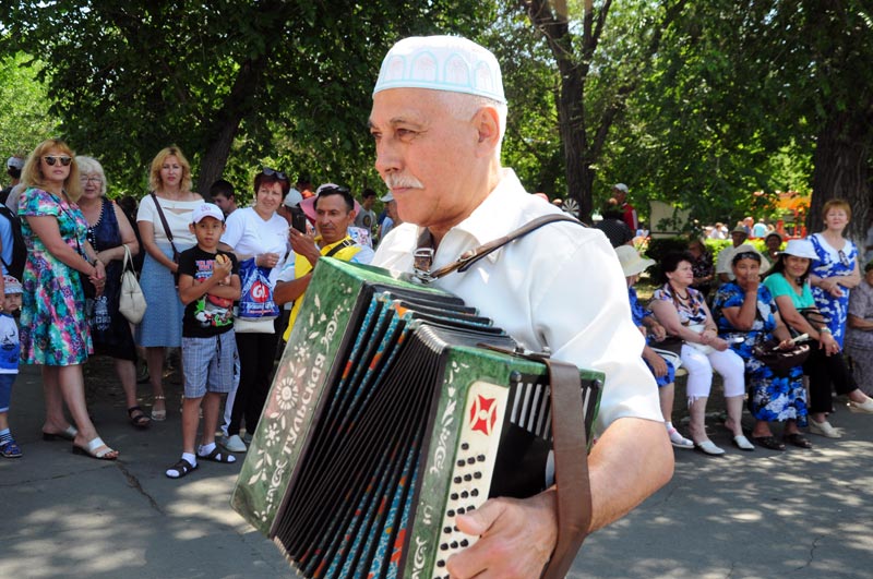 Яркий и хлебосольный Сабантуй. В центре города отметили праздник плуга