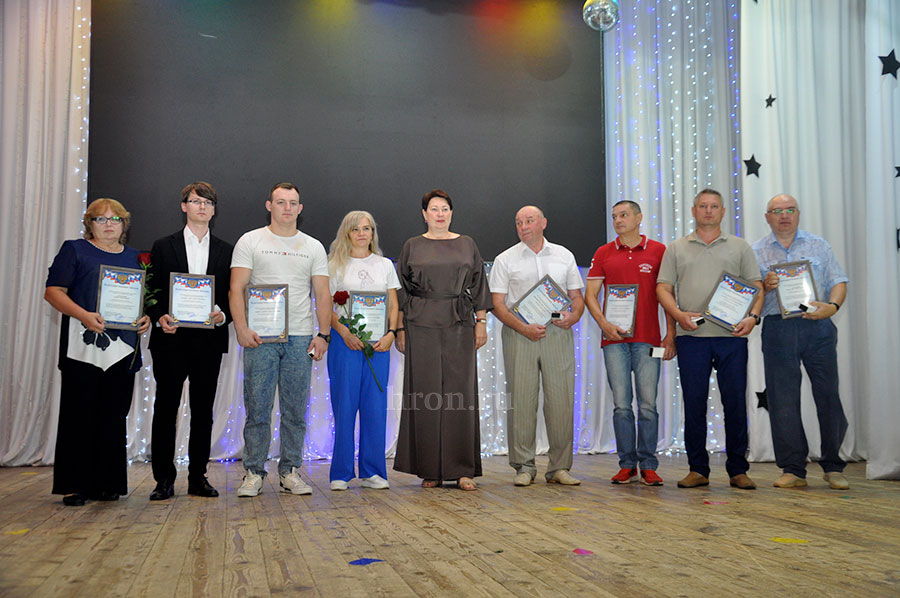 По победам и почет