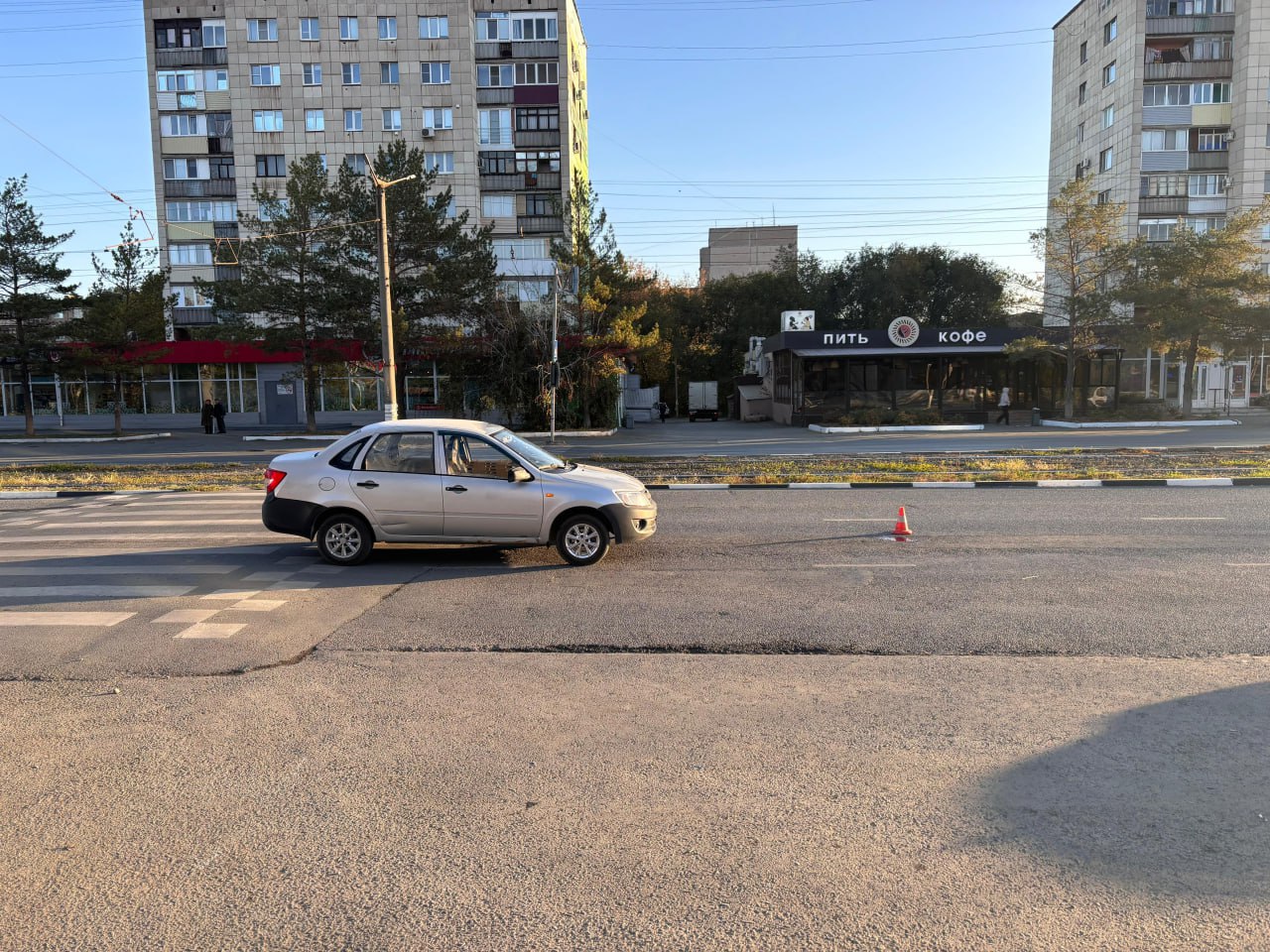 Пожилой мужчина сбил женщину на пешеходном переходе