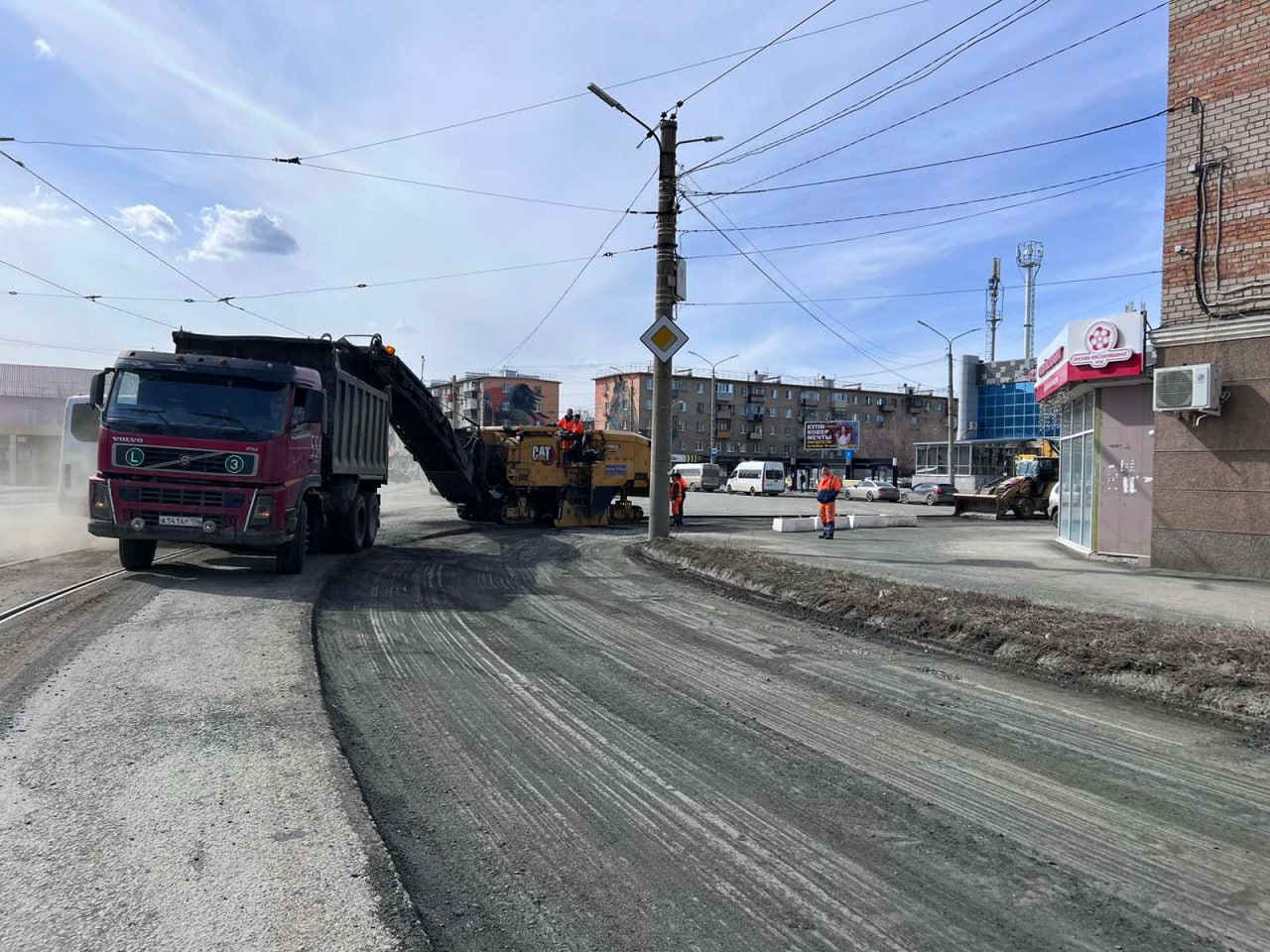 В Орске начали ремонтировать дороги по нацпроекту
