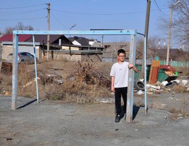 Детская площадка брошена на произвол судьбы